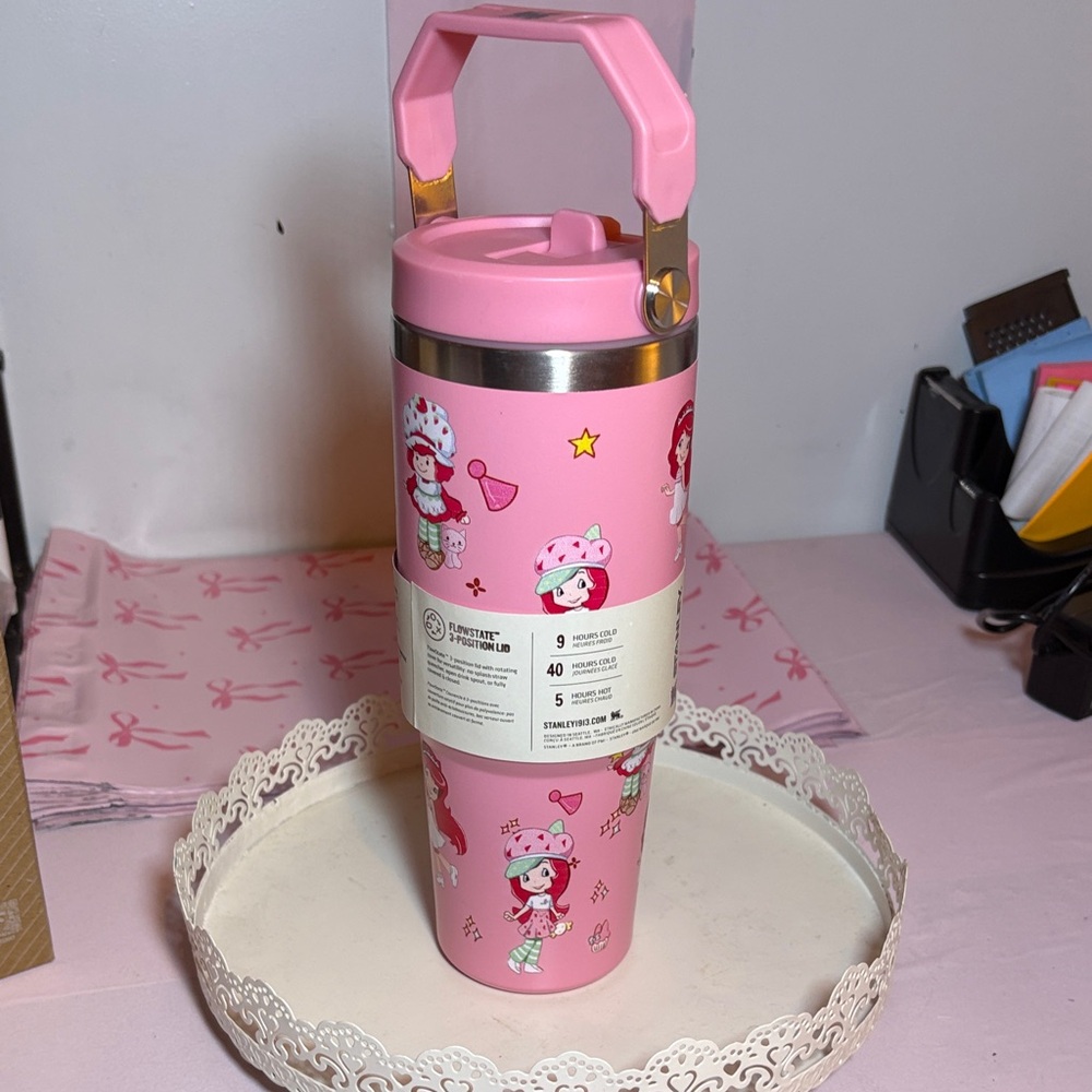 NEW 🩷🩷Stanley Pink Quencher H2.0 Tumbler with Princess Design - Picture 6 of 8